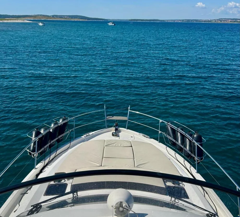 BoatPhoto.coverAlt