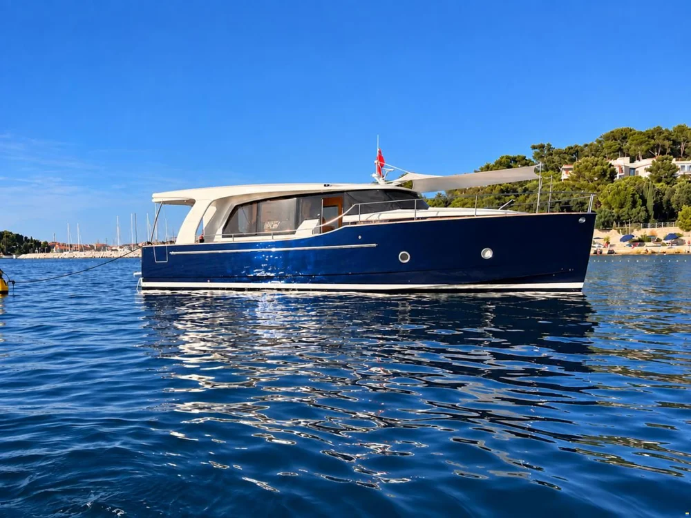 BoatPhoto.coverAlt