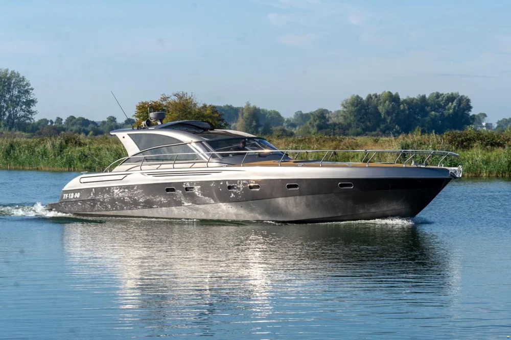 BoatPhoto.coverAlt