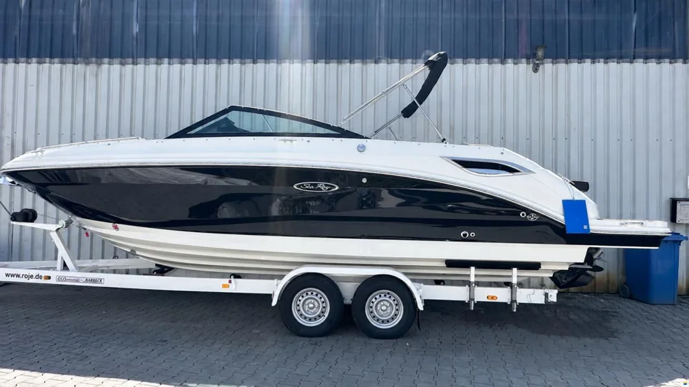 BoatPhoto.coverAlt