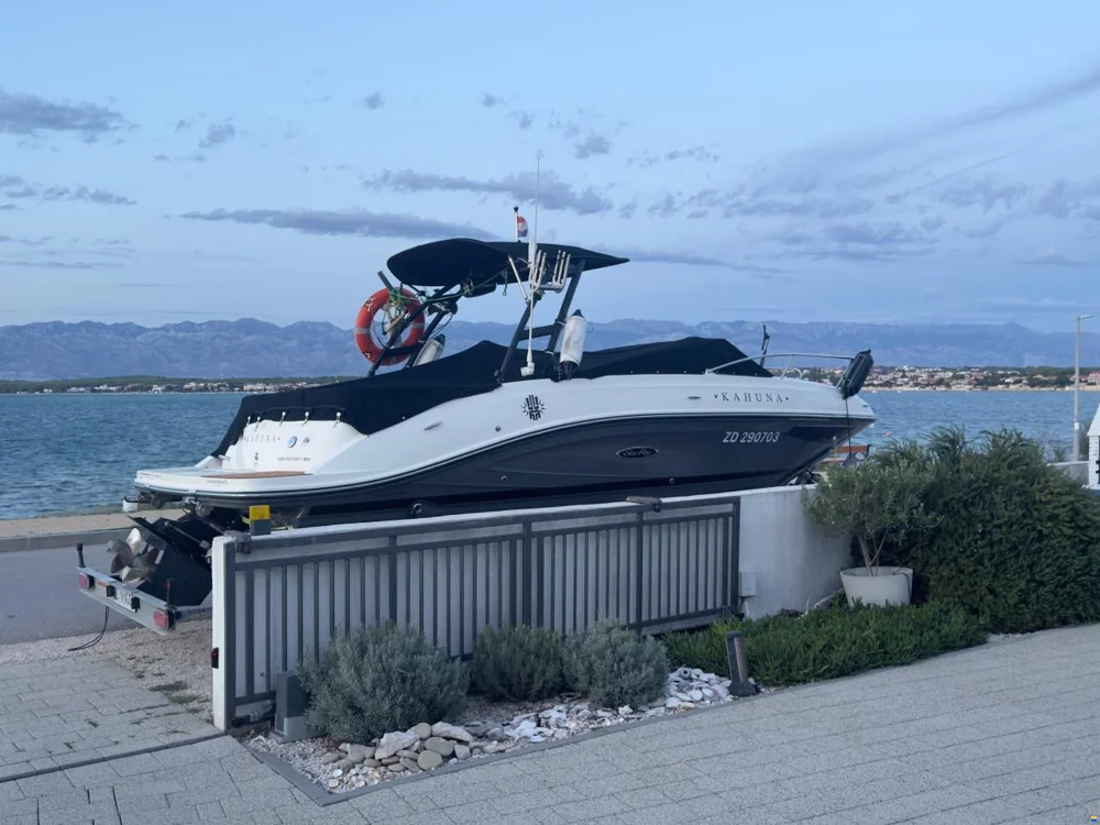 BoatPhoto.coverAlt