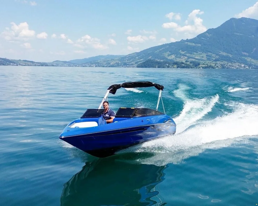 BoatPhoto.coverAlt