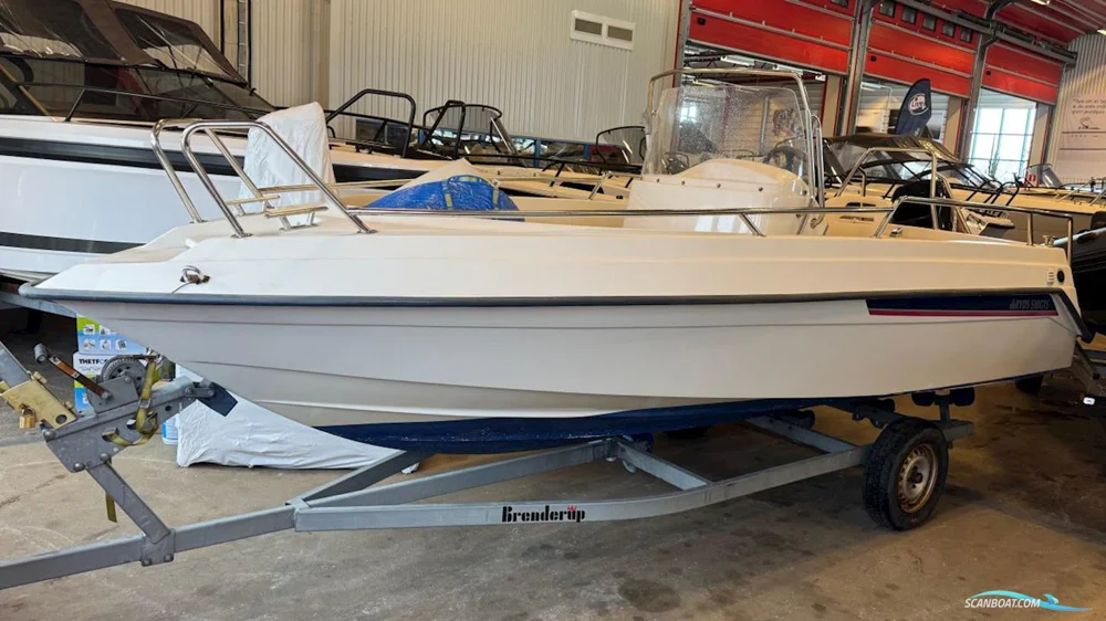 BoatPhoto.coverAlt