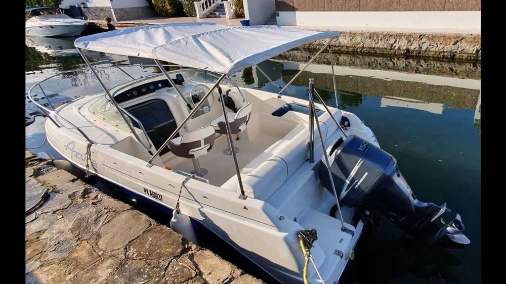 BoatPhoto.coverAlt