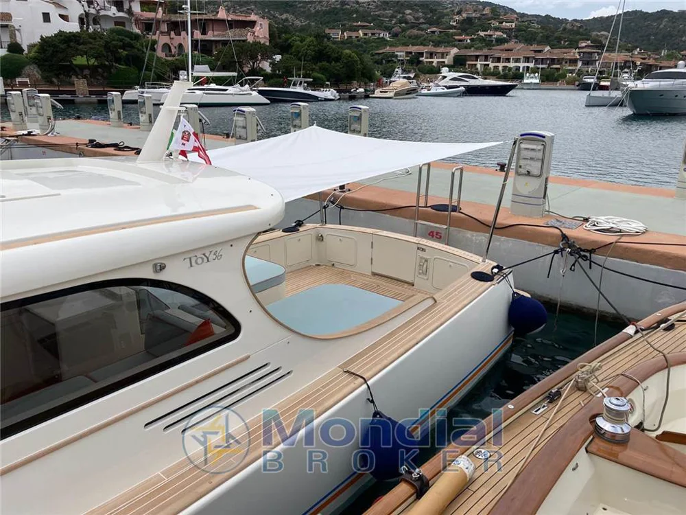 BoatPhoto.alt