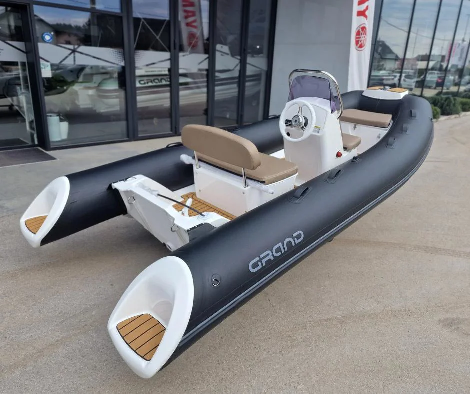 BoatPhoto.coverAlt