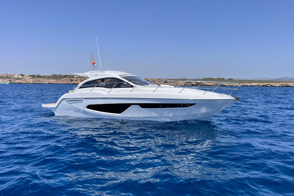 BoatPhoto.coverAlt