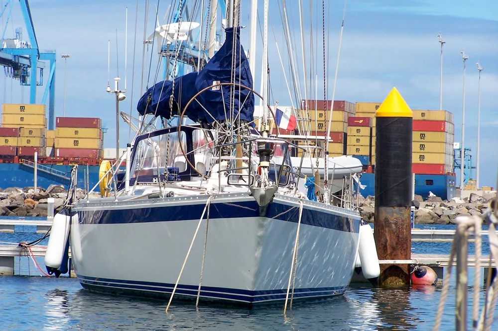 BoatPhoto.coverAlt