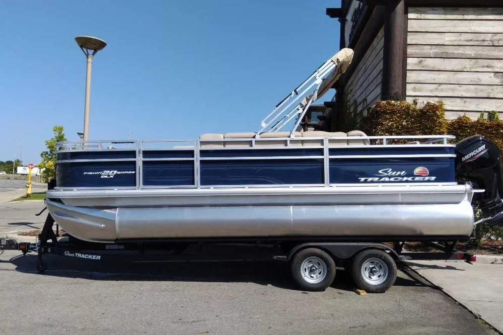 BoatPhoto.coverAlt