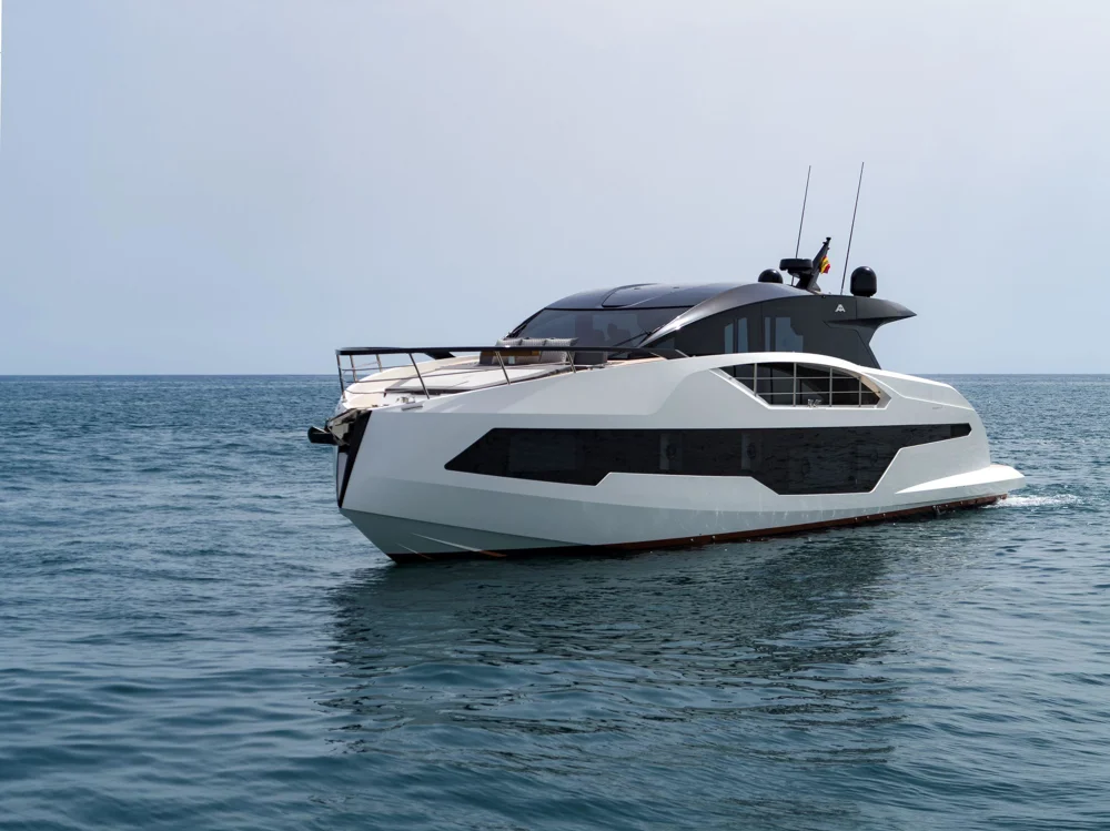 BoatPhoto.coverAlt