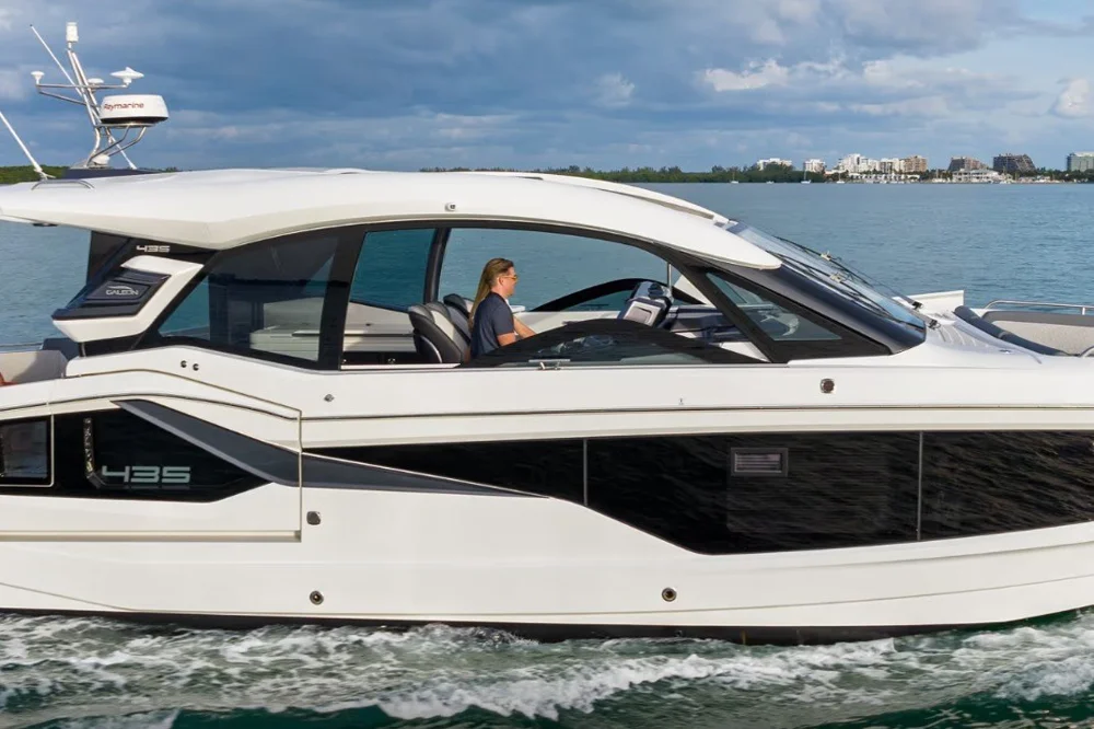 BoatPhoto.coverAlt