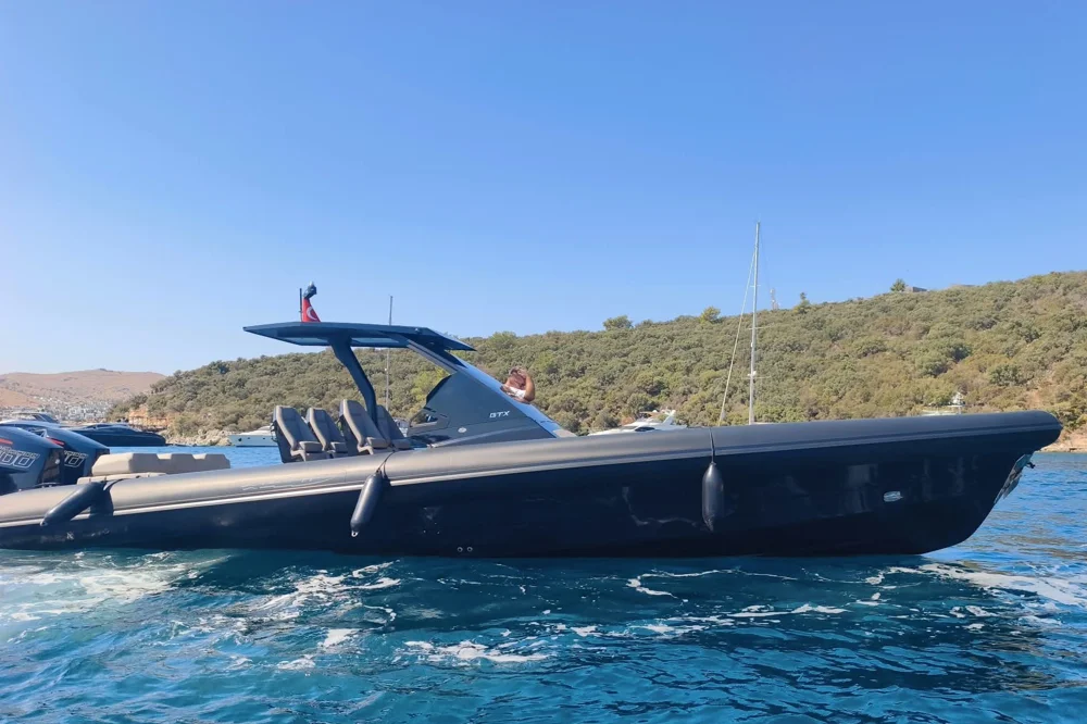 BoatPhoto.coverAlt