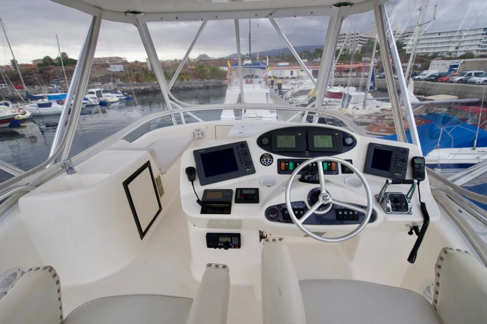 2005 RIVIERA 42 Flybridge for sale in El Puerto de Santa María, Spain, photo 5 of 5