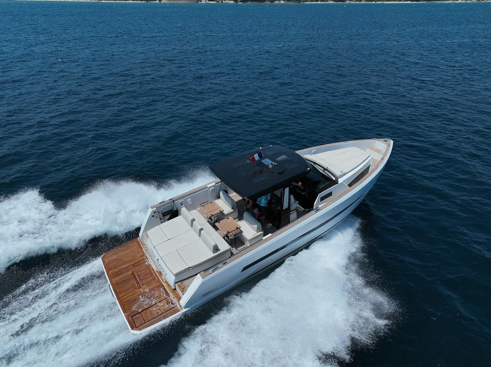 BoatPhoto.coverAlt