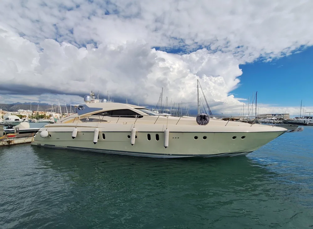 BoatPhoto.coverAlt