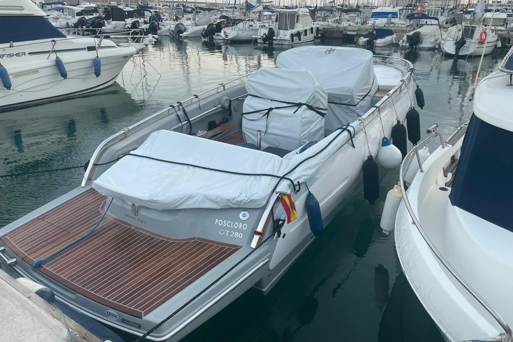 BoatPhoto.coverAlt