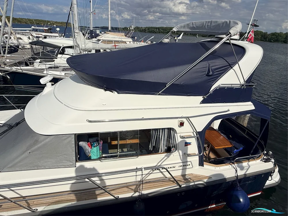 BoatPhoto.alt