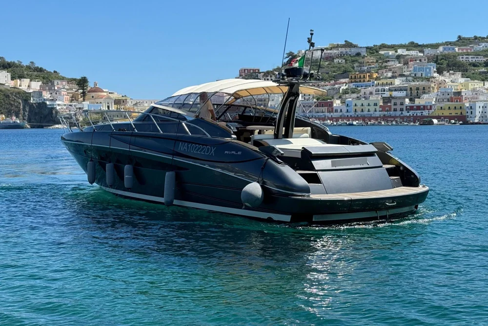 BoatPhoto.coverAlt