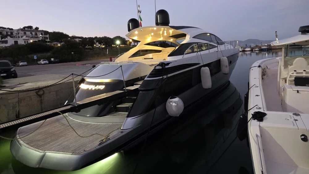 BoatPhoto.coverAlt