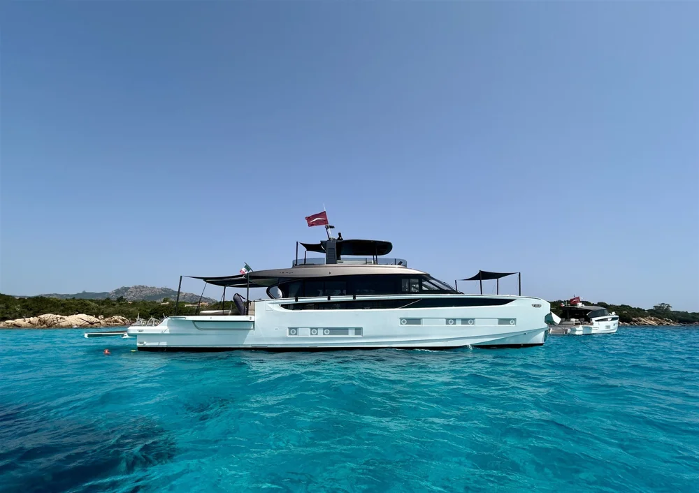 BoatPhoto.coverAlt