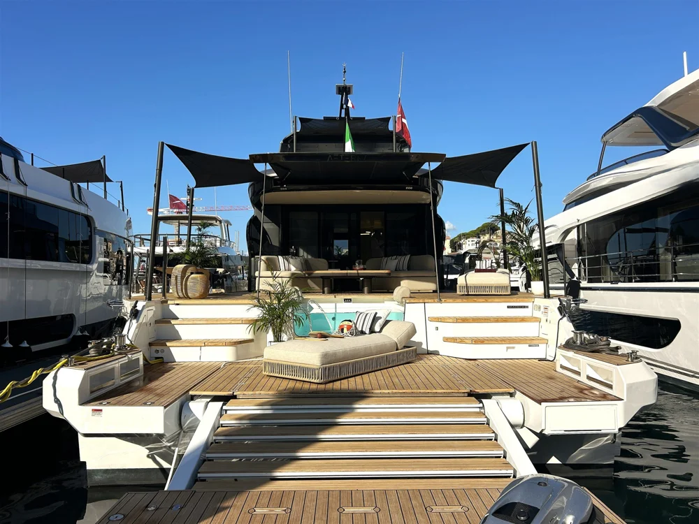 BoatPhoto.alt