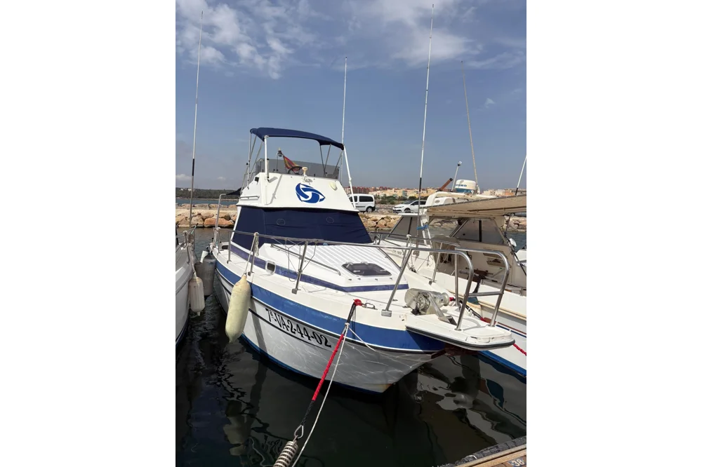BoatPhoto.coverAlt