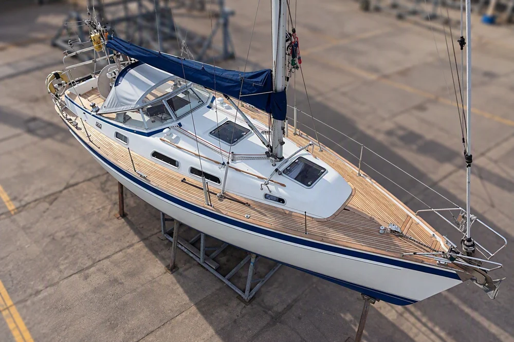 BoatPhoto.coverAlt