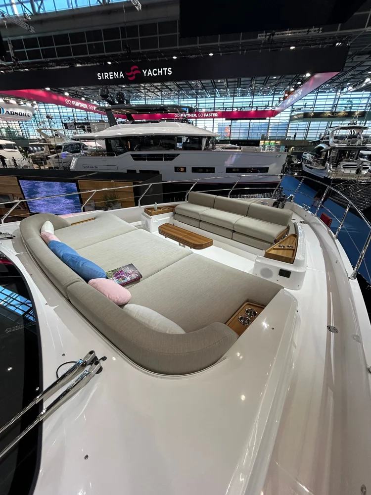 2024 Azimut Fly 68 for sale in Southampton, United Kingdom, photo 5 of 5