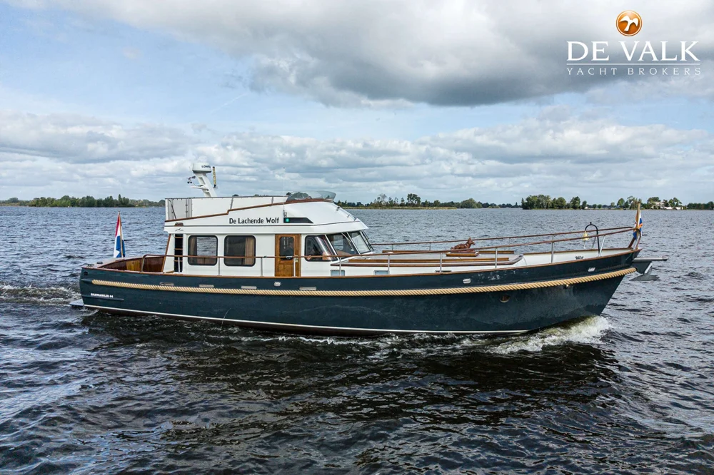 BoatPhoto.coverAlt