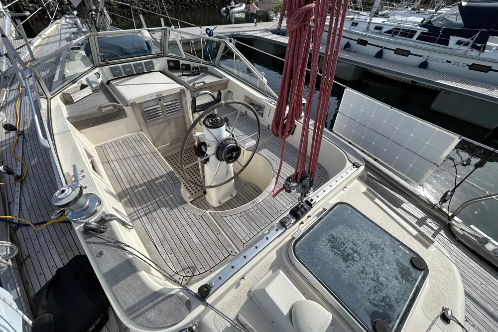 1988 Hallberg-Rassy 352 for sale, photo 3 of 5