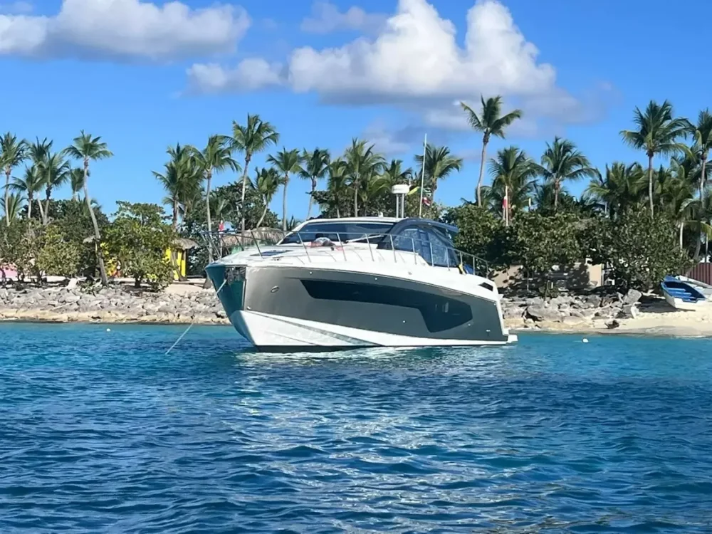 BoatPhoto.coverAlt