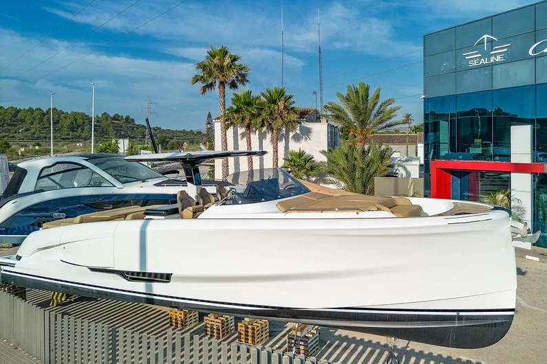 BoatPhoto.coverAlt