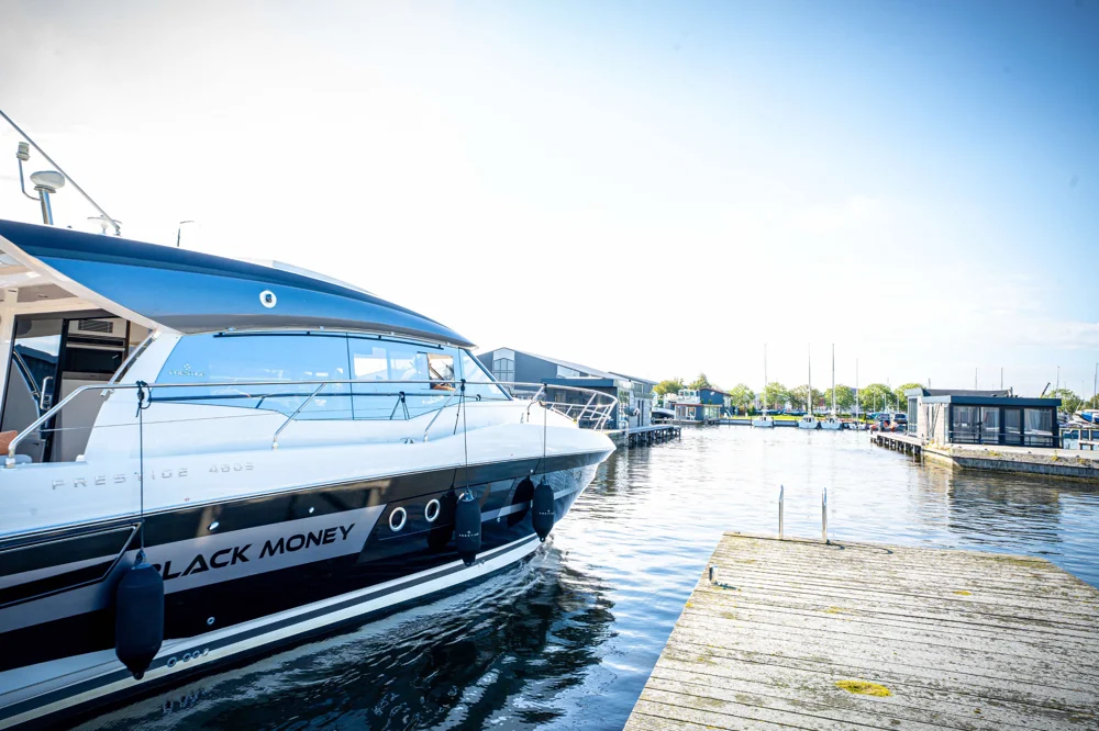 BoatPhoto.alt