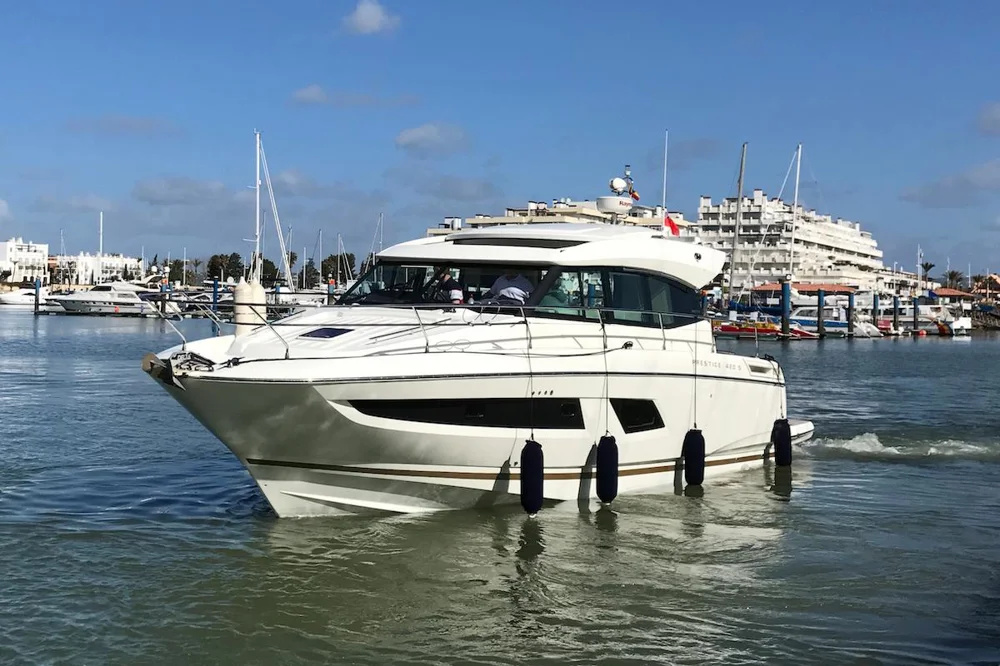 BoatPhoto.coverAlt