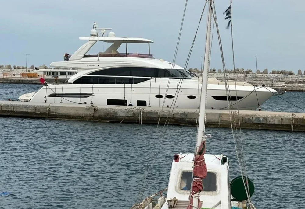 BoatPhoto.alt