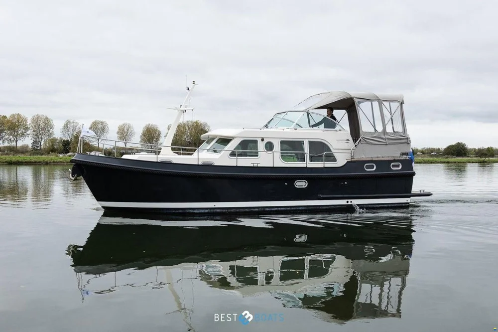 BoatPhoto.alt