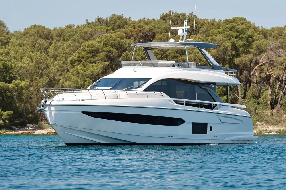 BoatPhoto.coverAlt