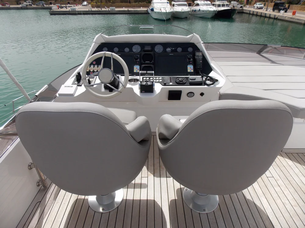 2014 SUNSEEKER 68 Sport Yacht for sale in Puerto Banús, Spain, photo 2 of 5