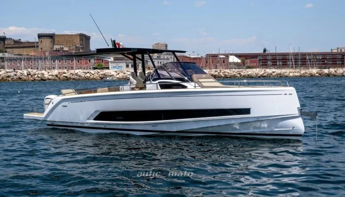 BoatPhoto.coverAlt