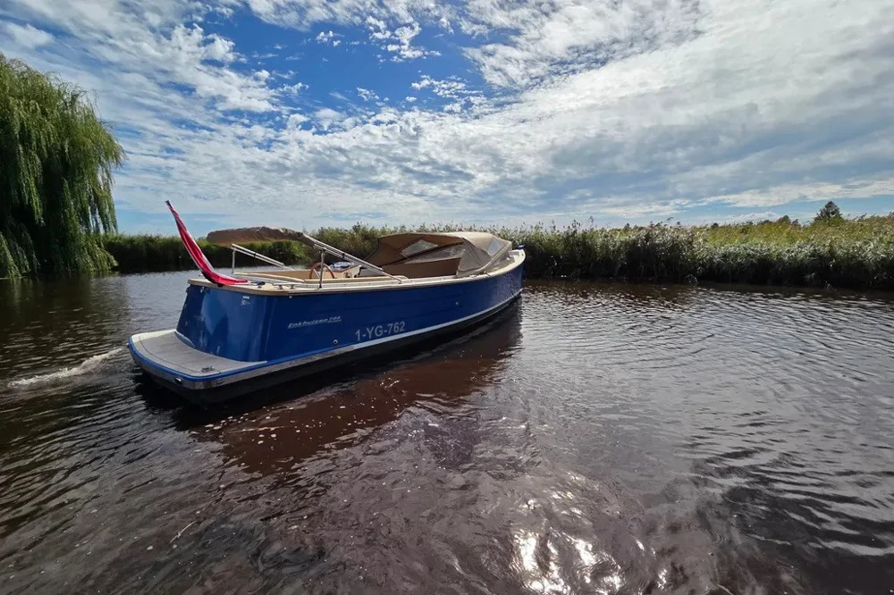 BoatPhoto.coverAlt