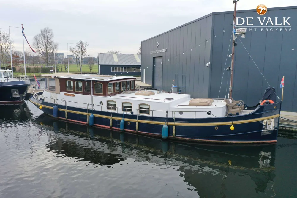 BoatPhoto.coverAlt
