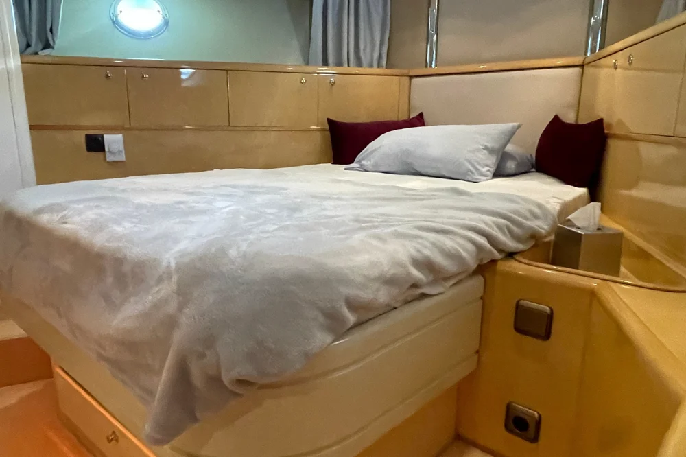 1995 82 for sale in Athens, Greece, photo 5 of 5
