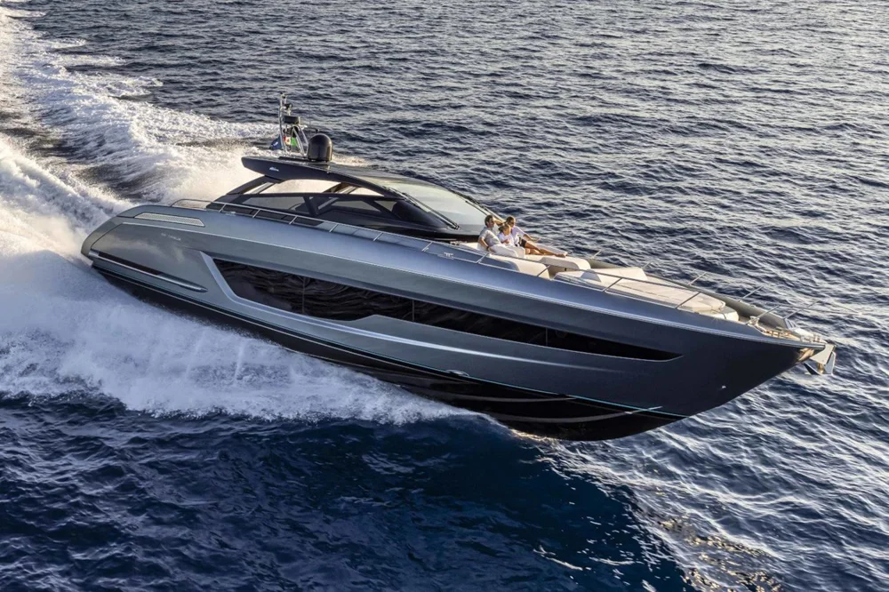 BoatPhoto.coverAlt