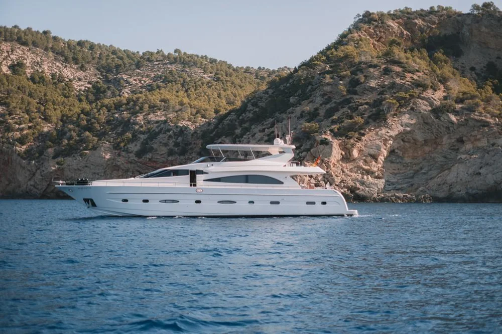 BoatPhoto.coverAlt