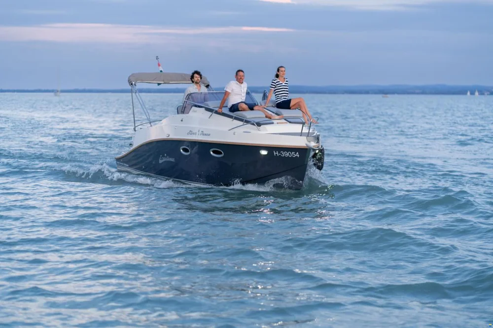 BoatPhoto.alt