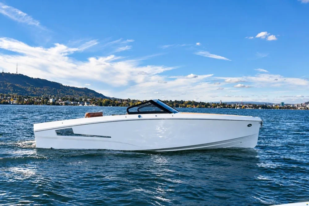 BoatPhoto.coverAlt