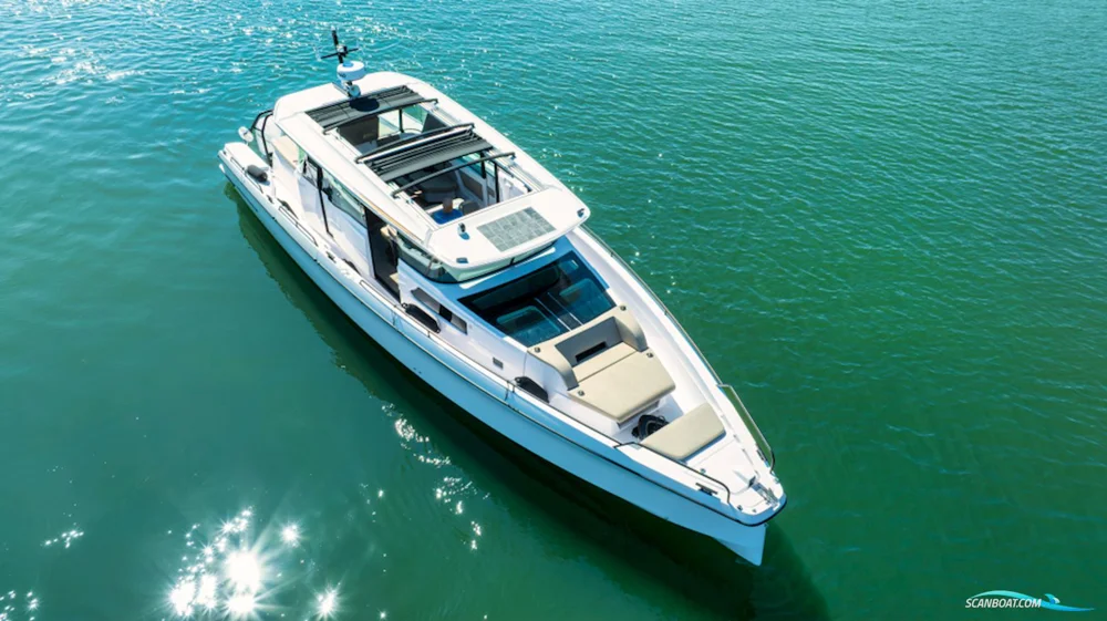 BoatPhoto.coverAlt