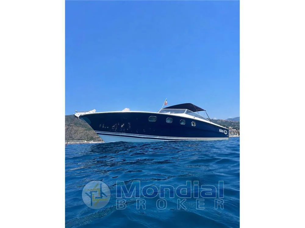 BoatPhoto.coverAlt