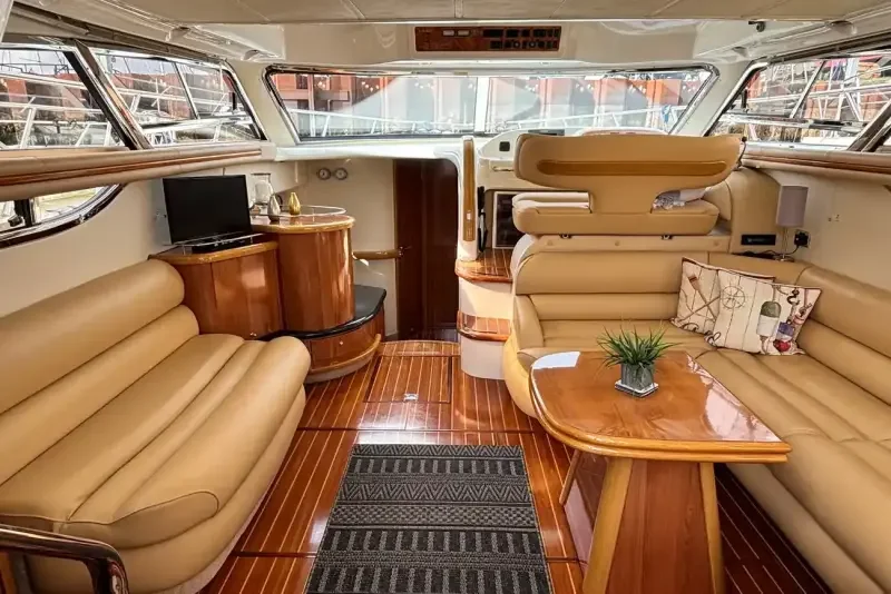 BoatPhoto.coverAlt