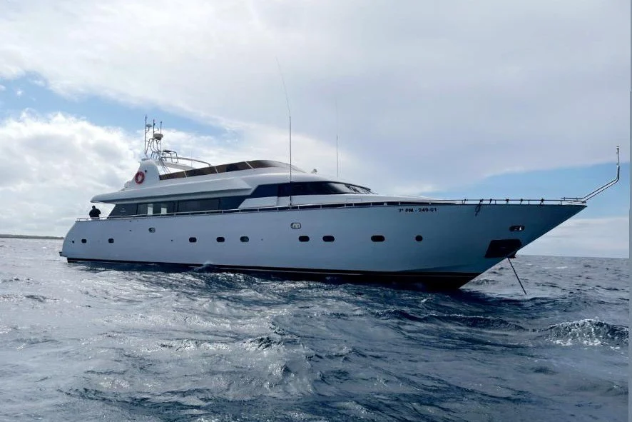 BoatPhoto.coverAlt
